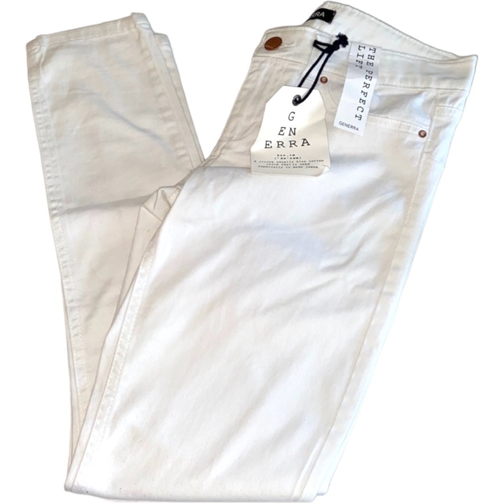Generra NWT Junior Size 9 White Mid Rise Skinny Stretchy Jeans: 4228